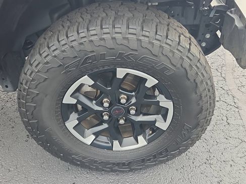 Used 2026 Jeep Gladiator Rubicon AWD/4WD image 12