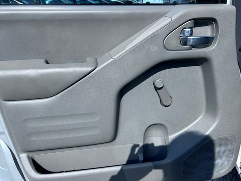 Used 2018 Nissan Frontier S image 8