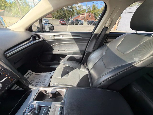 Used 2019 Ford Fusion Titanium FWD image 33