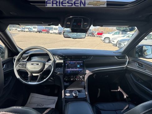 Used 2024 Jeep Grand Cherokee L Limited w/ Luxury Tech Group II image 25