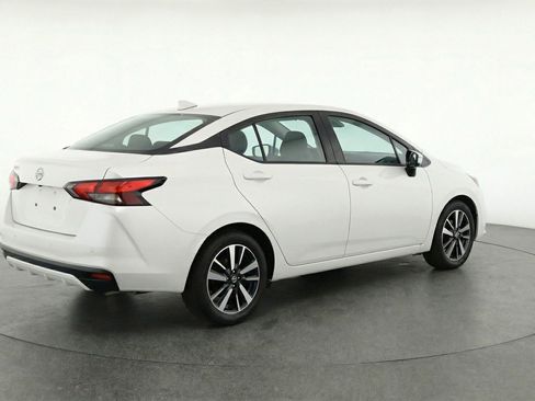 Used 2025 Nissan Versa SV FWD image 9
