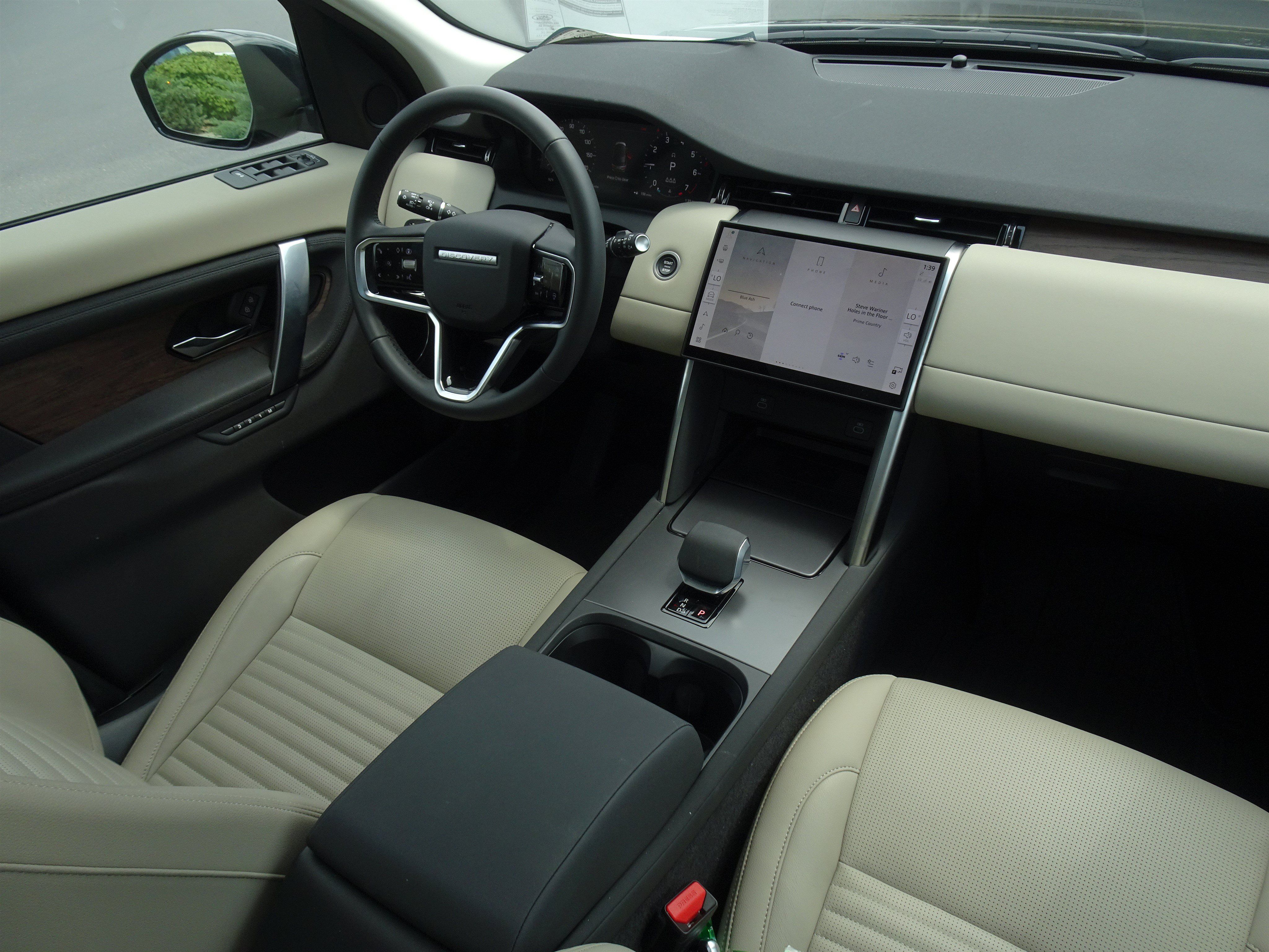 Certified 2025 Land Rover Discovery Sport S AWD/4WD image 22
