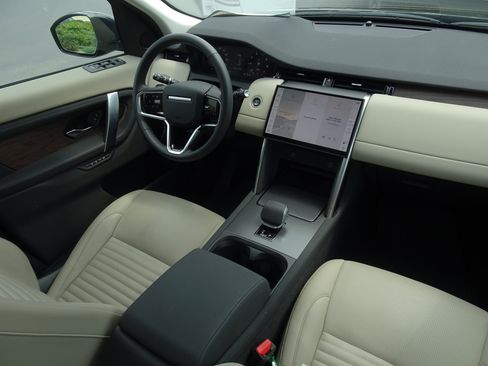 Certified 2025 Land Rover Discovery Sport S AWD/4WD image 22