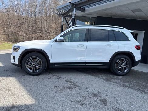 New 2026 Mercedes-Benz GLB 250 4MATIC image 2