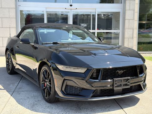 Used 2024 Ford Mustang GT Premium RWD image 2