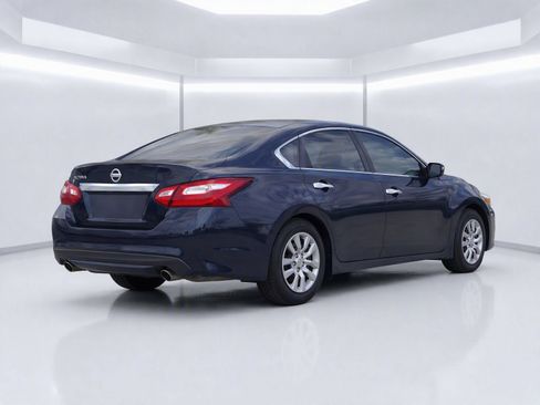 Used 2016 Nissan Altima 2.5 S w/ Power Driver Seat Package FWD image 4