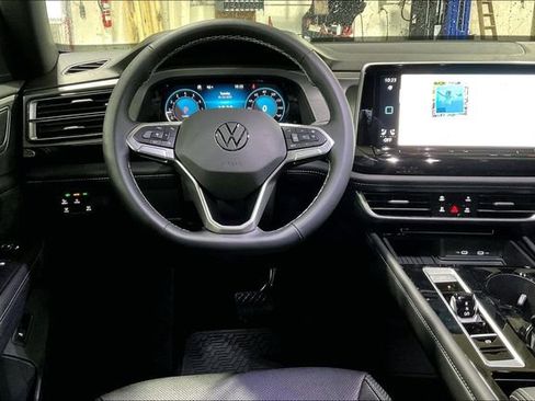 New 2025 Volkswagen Atlas Cross Sport SE image 17