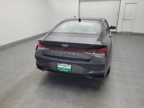 Used 2021 Hyundai Elantra SEL FWD image 7