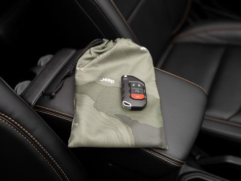 Used 2024 Jeep Wrangler Unlimited Rubicon 392 image 88