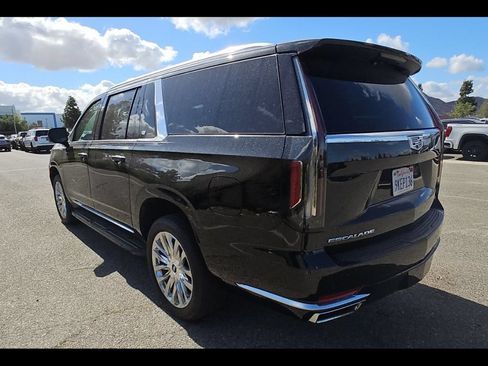 Used 2023 Cadillac Escalade ESV Premium Luxury AWD/4WD image 8