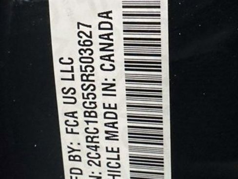 Used 2025 Chrysler Pacifica Select image 34