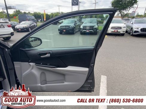 Used 2013 Toyota Camry LE FWD image 11