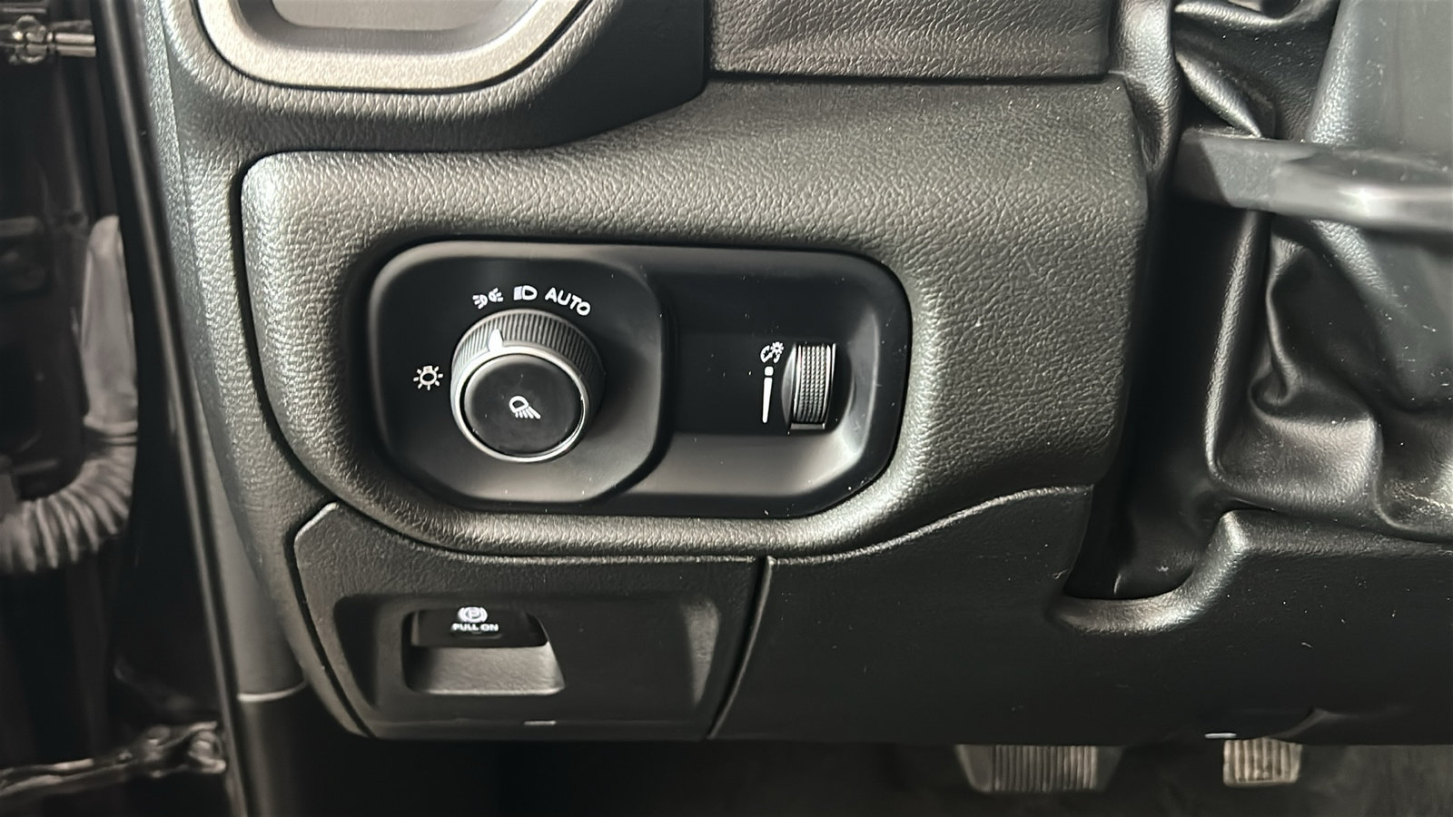 Used 2024 RAM 1500 Tradesman AWD/4WD image 23