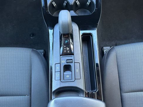 Used 2025 Toyota Prius LE image 37