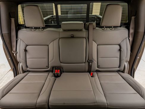 Used 2026 Chevrolet Silverado 2500 LTZ w/ LTZ Plus Package image 34