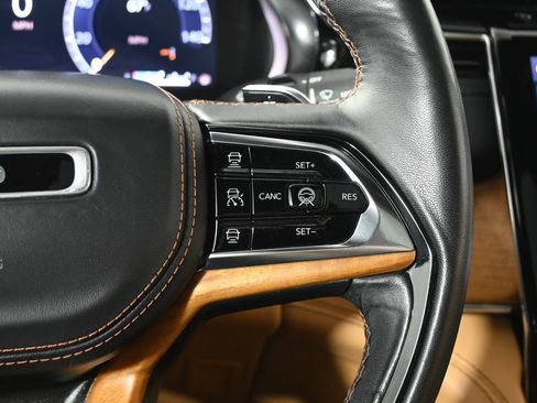 Used 2024 Jeep Grand Cherokee L Summit AWD/4WD image 44