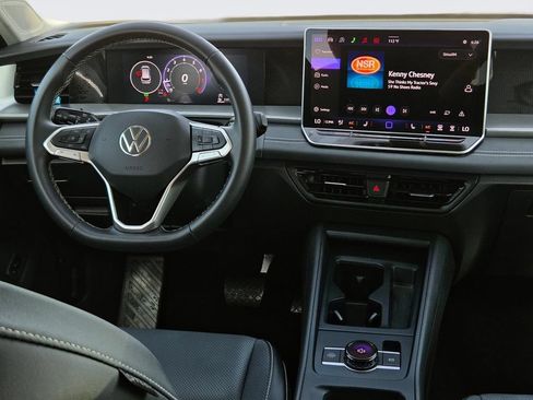 Used 2026 Volkswagen Tiguan SE FWD image 13