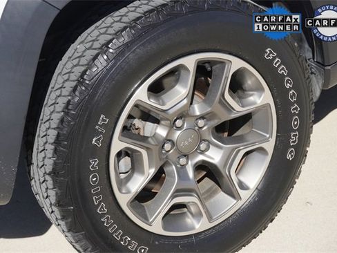 Used 2022 Jeep Cherokee Trailhawk image 11