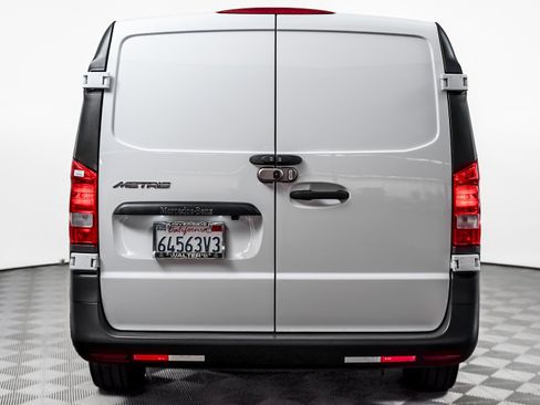 Used 2023 Mercedes-Benz Metris image 10