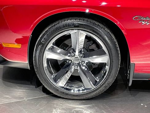 Used 2010 Dodge Challenger R/T RWD image 17