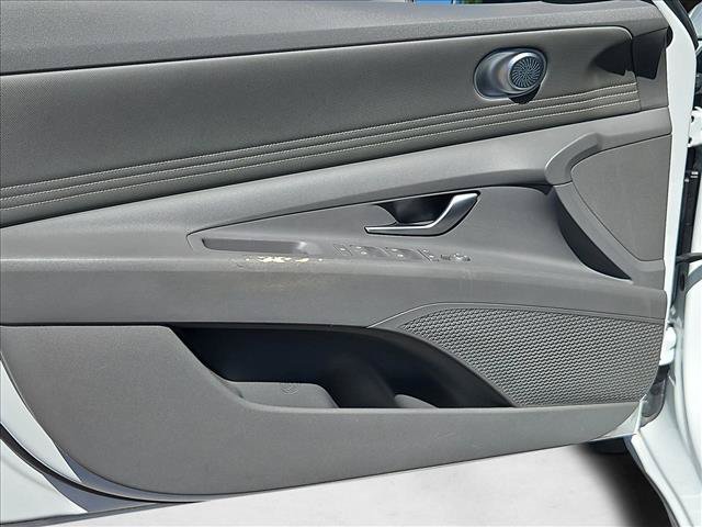 Used 2021 Hyundai Elantra SEL w/ Convenience Package FWD image 9