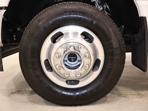 Certified 2025 Ford F350 Lariat w/ Lariat Ultimate Package image 47