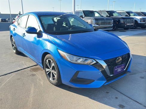 Used 2022 Nissan Sentra SV image 2
