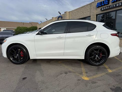 Used 2020 Alfa Romeo Stelvio Ti Sport w/ Quick Order Package 22S Sport AWD/4WD image 8