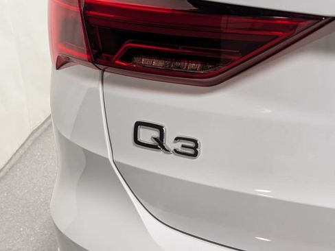 Used 2022 Audi Q3 2.0T Premium Plus w/ Premium Plus Package AWD/4WD image 5