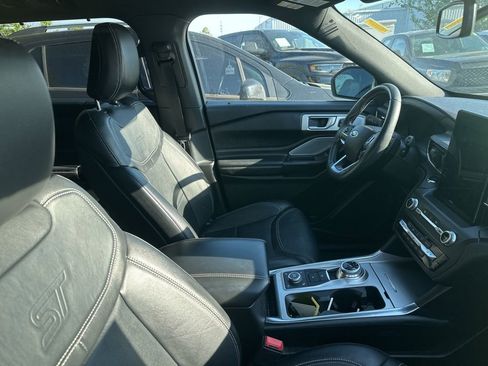 Used 2020 Ford Explorer ST w/ ST Street Pack image 3