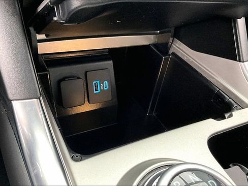 Certified 2024 Ford Explorer XLT w/ Equipment Group 202A AWD/4WD image 33
