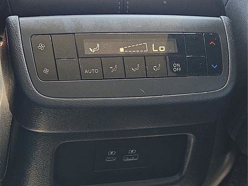 Used 2024 Nissan Pathfinder SV FWD image 11