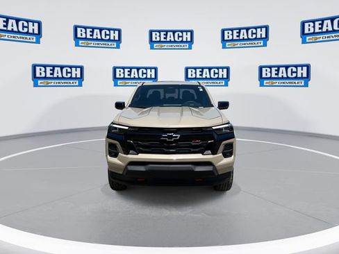 Used 2023 Chevrolet Colorado Z71 w/ Z71 Convenience Package 2 AWD/4WD image 3