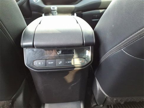 Certified 2022 Toyota Highlander XLE image 12