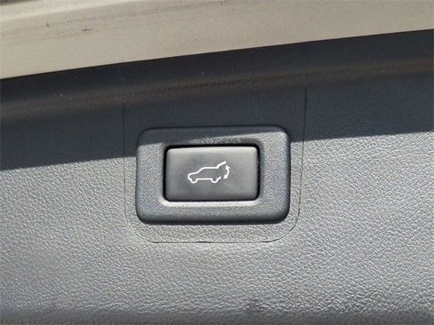 Used 2018 Subaru Outback 2.5i Limited image 15