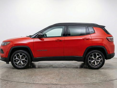Used 2025 Jeep Compass Limited AWD/4WD image 5