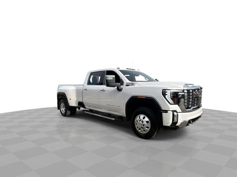 Used 2024 GMC Sierra 3500 Denali w/ Denali Reserve Package image 3
