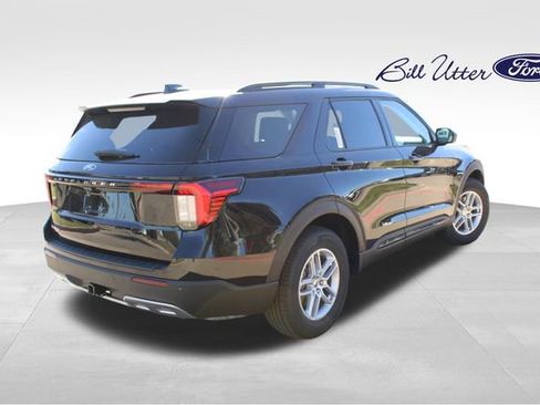 New 2026 Ford Explorer Active w/ Active Comfort Package image 3