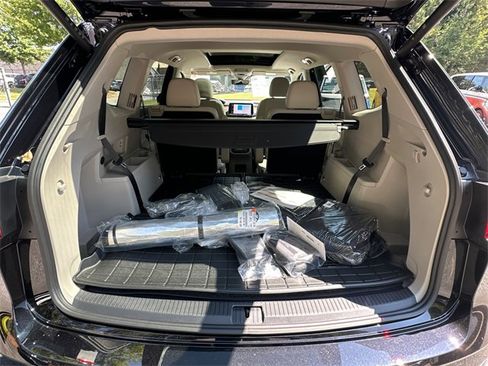 New 2026 Volkswagen Atlas SEL image 18