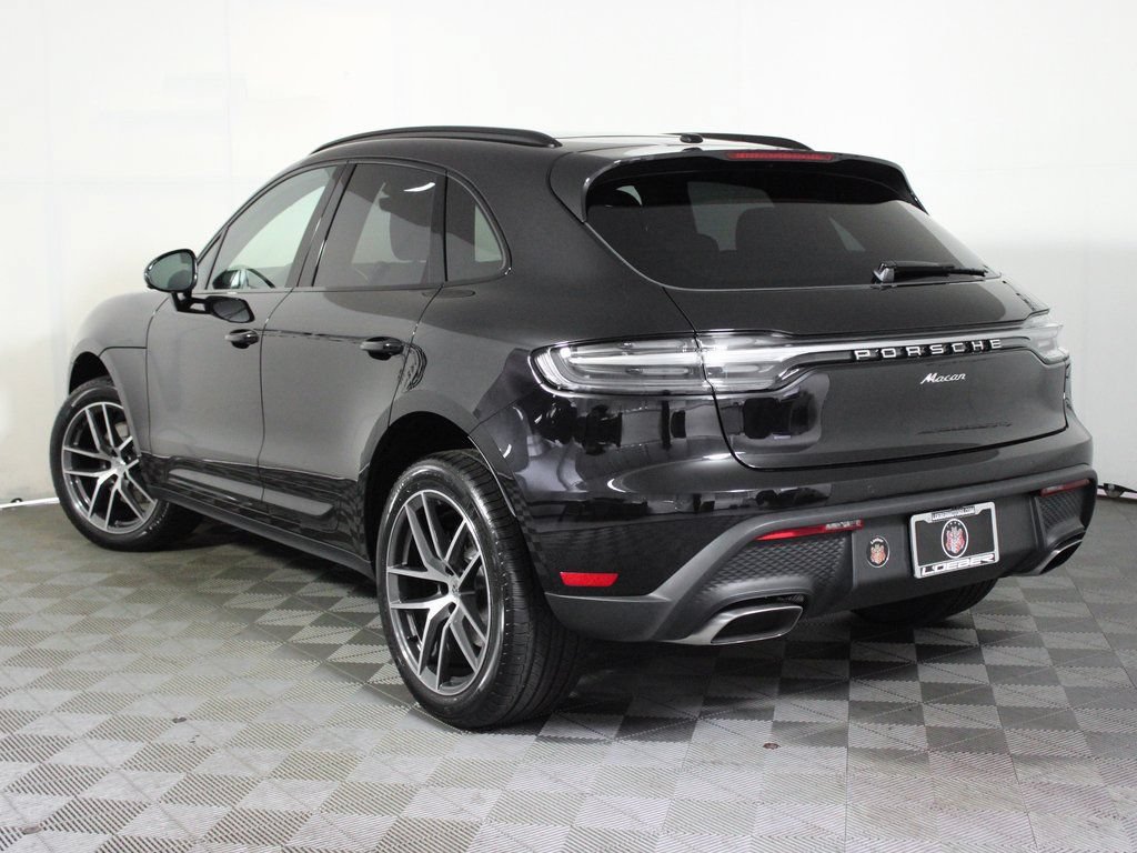 Certified 2026 Porsche Macan AWD/4WD image 3