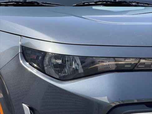 Used 2023 Kia Soul LX w/ LX Technology Package FWD image 12