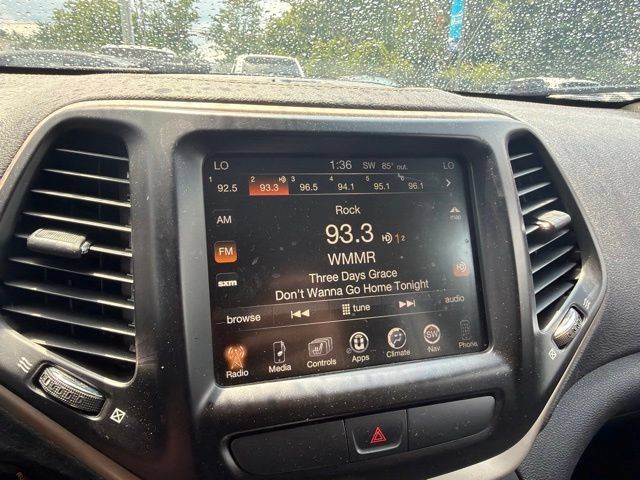 Used 2016 Jeep Cherokee Limited AWD/4WD image 21