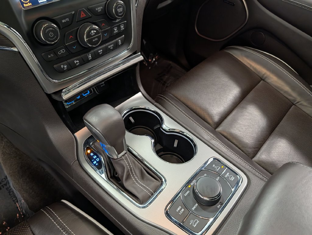 Used 2018 Jeep Grand Cherokee Overland AWD/4WD image 18