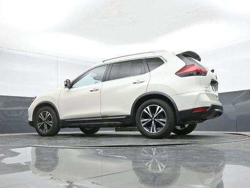 Used 2017 Nissan Rogue SL w/ SL Premium Package image 48