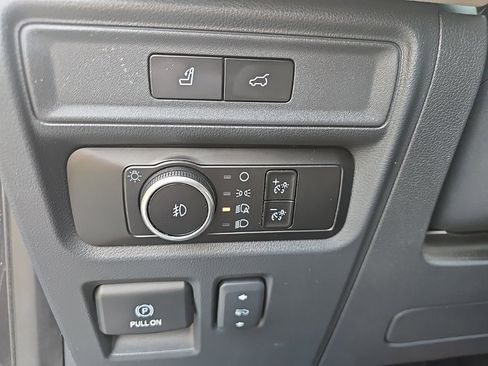 Used 2023 Ford Expedition Limited image 14