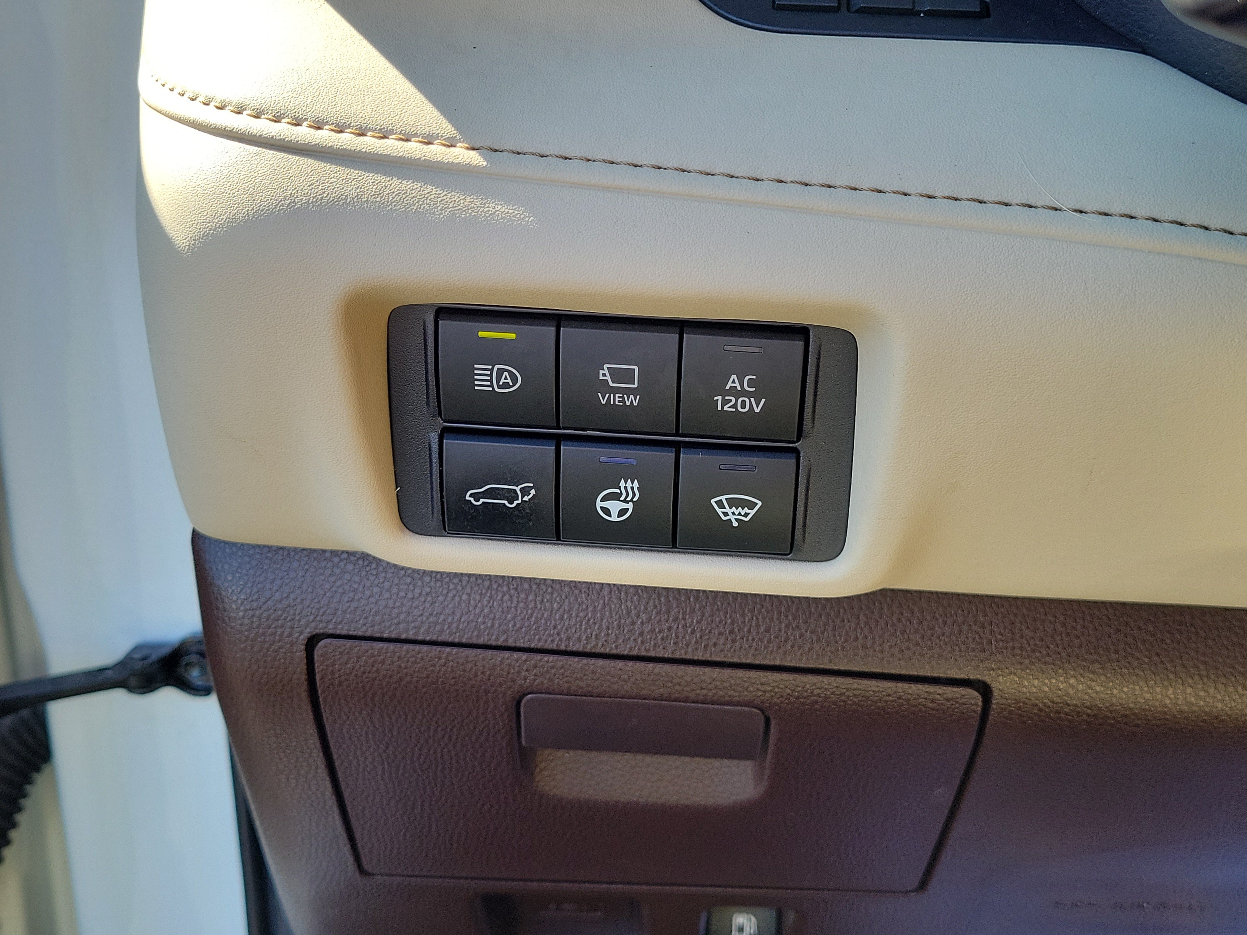 Used 2021 Toyota Highlander Limited AWD/4WD image 20