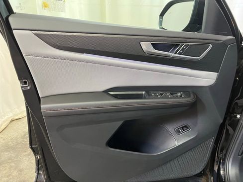 New 2026 Volkswagen Atlas Peak Edition AWD/4WD image 9