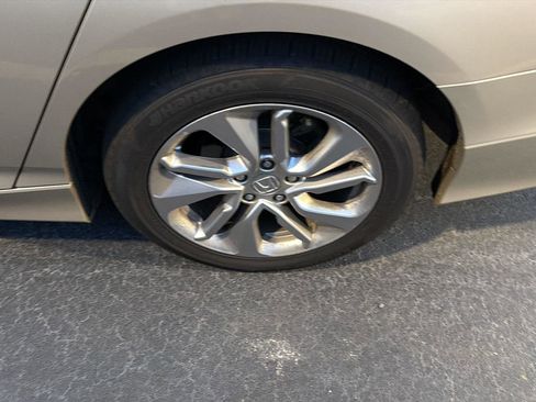 Used 2019 Honda Accord LX image 7