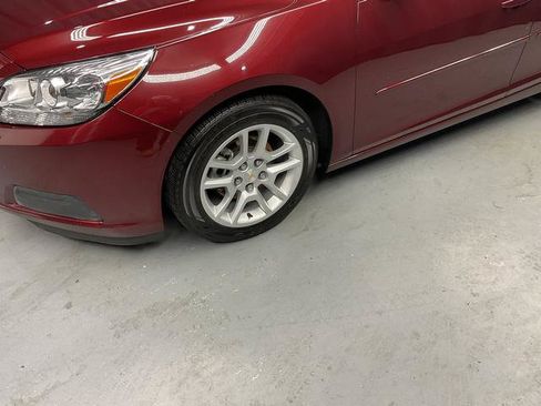 Used 2015 Chevrolet Malibu LT w/ Power Convenience Package FWD image 4