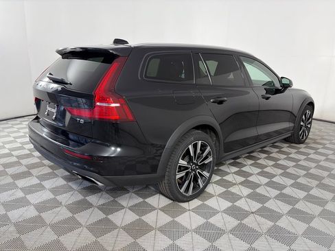 Used 2020 Volvo V60 T5 Cross Country AWD/4WD image 7